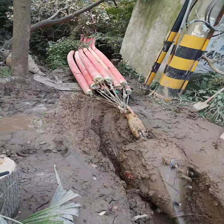 横山拖拉管